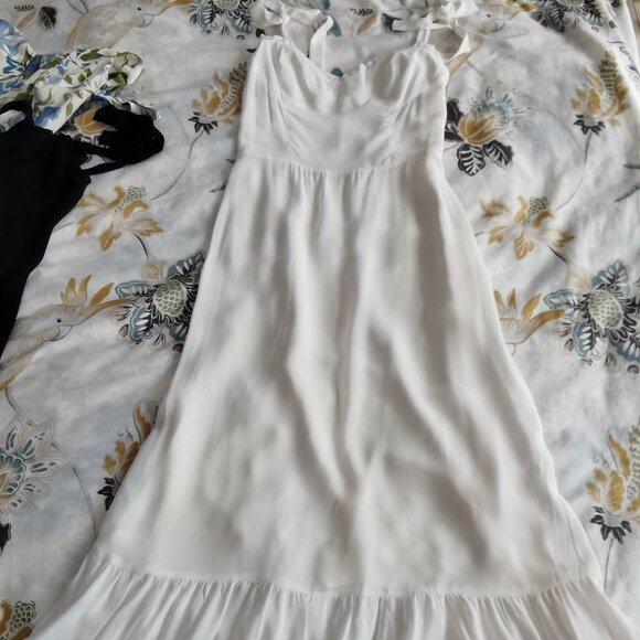 🐚 Reformation Nikita Dress - Size 4 (NWOT) | Effortless White Elegance - Picture 2 of 8